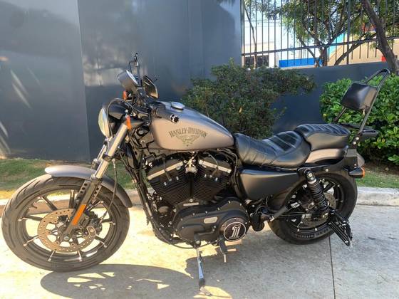 HARLEY-DAVIDSON SPORTSTER IRON 883 
